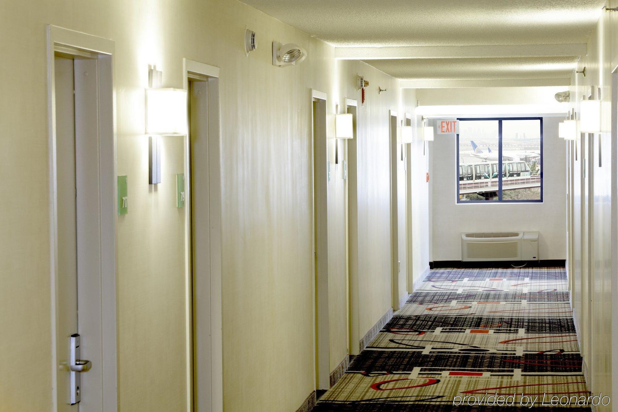 Hampton Inn Newark Airport Kültér fotó
